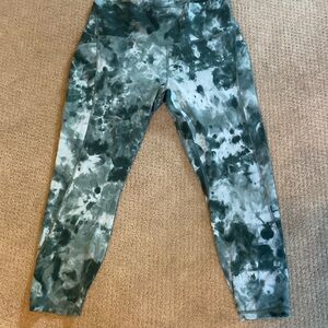 Lululemon Athletica Green Tie-Dye Leggings 14 Align 25 inch with pockets.